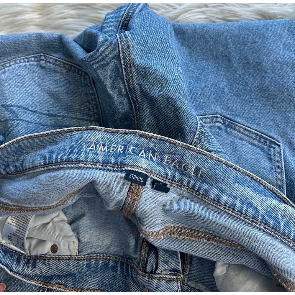 AMERICAN EAGLE Super High Rise Baggy Straight Jean In Medium Indigo - Picture 4 of 7